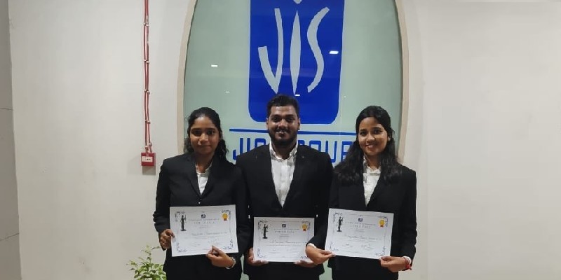 bil-shines-in-jis-university-moot-court-competition-1